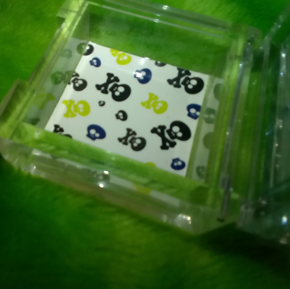 Hot topic eyeshadow box